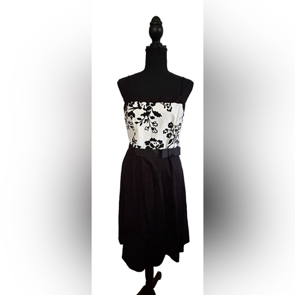 🖤GORGEOUS JESSICA HOWARD DRESS! NEUTRAL BLACK & WHITE! STUNNING 🖤 - Picture 6 of 16